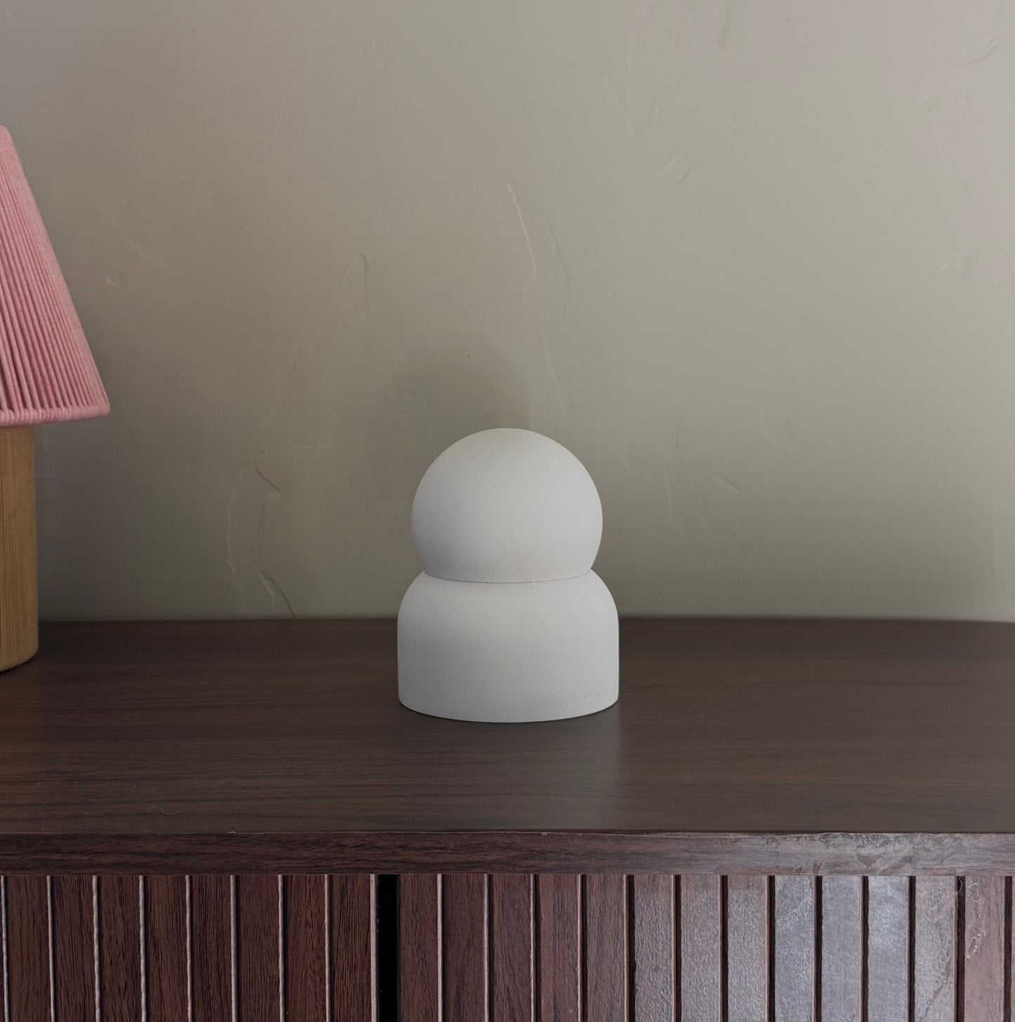 The Domi Concrete Candle w/lid - Refillable